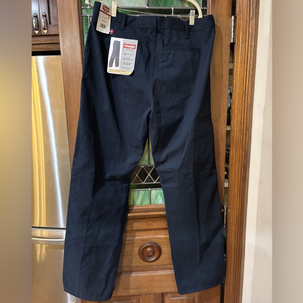 Wrangler Men's Navy Work Pants - Classic Straight Fit - Picture 3 of 3